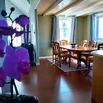 Banpim Beachside Lofoten Lodge *