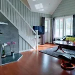 Banpim Beachside Lofoten Lodge Ramberg