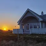Banpim Beachside Lofoten Lodge *
