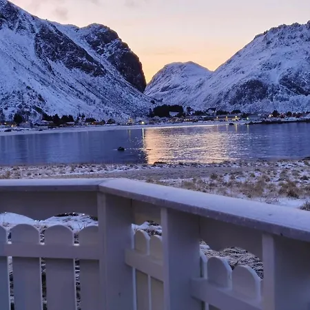Banpim Beachside Lofoten Lodger
