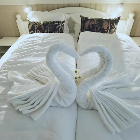 Banpim Beachside Lofoten אכסניה ראמברג