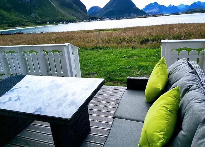 Banpim Beachside Lofoten Lodge